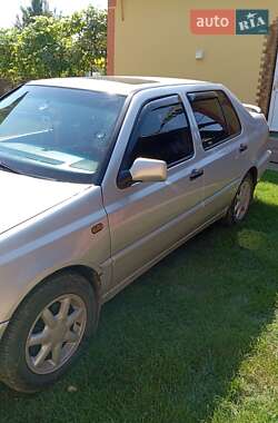 Седан Volkswagen Vento 1996 в 