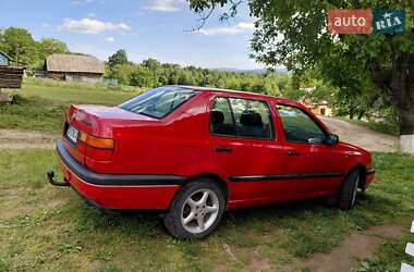 Седан Volkswagen Vento 1994 в Черновцах