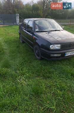 Седан Volkswagen Vento 1992 в  фото 8 Седан Volkswagen Vento 1992 в