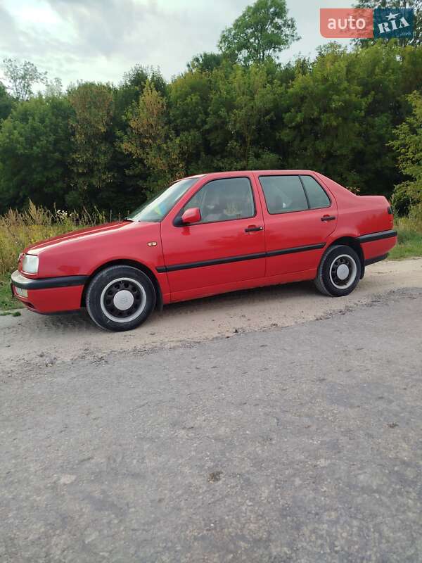 Седан Volkswagen Vento 1996 в Збаражі