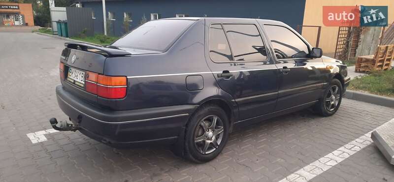 Седан Volkswagen Vento 1993 в Ромнах фото 6 Седан Volkswagen Vento 1993 в Ромнах