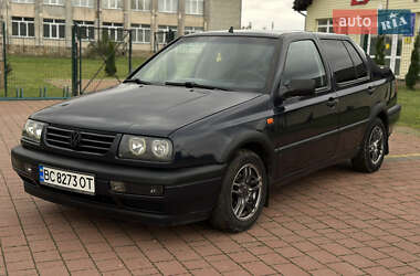 Седан Volkswagen Vento 1993 в Стрию
