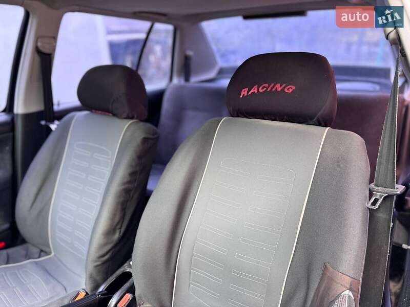 Седан Volkswagen Vento 1996 в Надворной