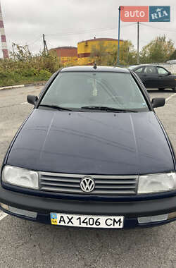 Седан Volkswagen Vento 1993 в Новій Водолагі