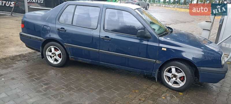 Седан Volkswagen Vento 1993 в Луцке фото 2 Седан Volkswagen Vento 1993 в Луцке