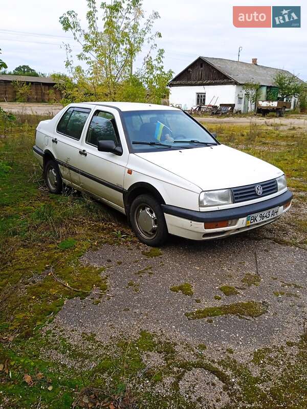 Седан Volkswagen Vento 1993 в Дубровице фото 7 Седан Volkswagen Vento 1993 в Дубровице