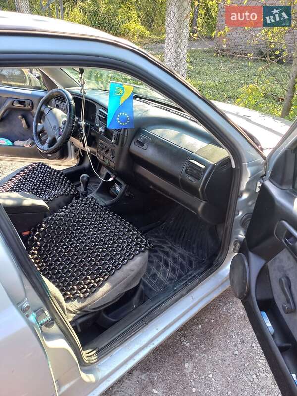 Седан Volkswagen Vento 1998 в Надворной фото 3 Седан Volkswagen Vento 1998 в Надворной