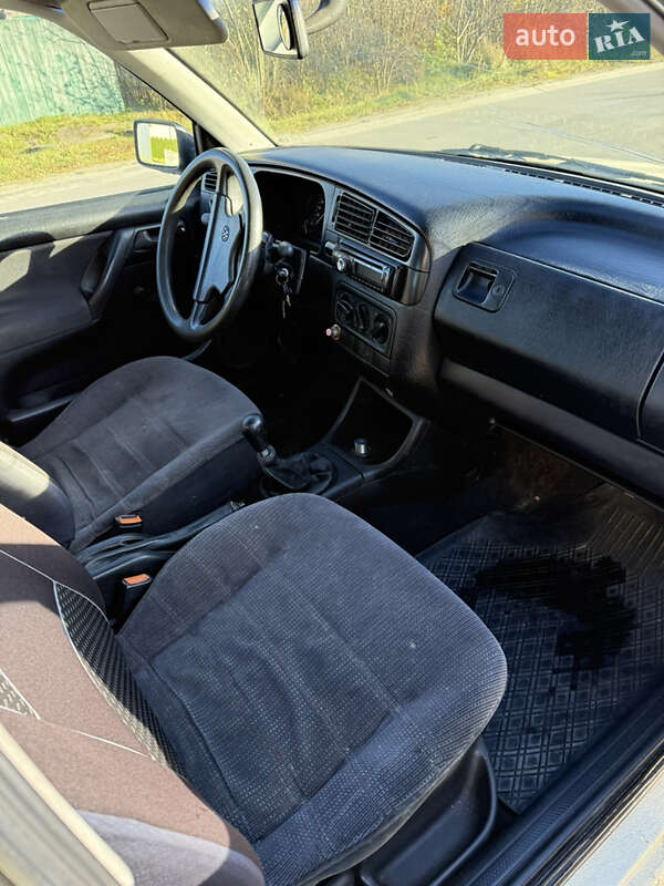 Седан Volkswagen Vento 1995 в Рава-Русской