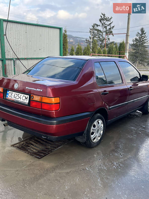 Седан Volkswagen Vento 1995 в Черновцах