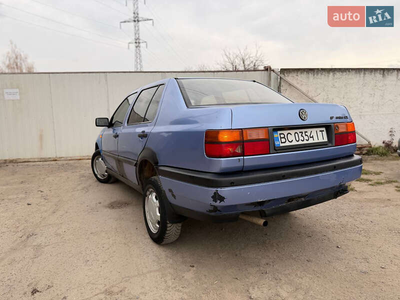 Седан Volkswagen Vento 1993 в Дрогобыче
