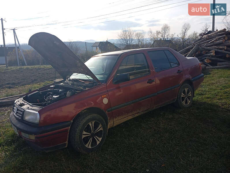 Седан Volkswagen Vento 1992 в Чудее