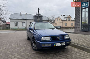 Седан Volkswagen Vento 1996 в Жовкве