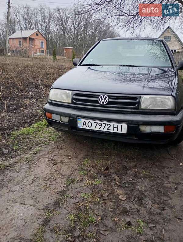 Седан Volkswagen Vento 1994 в Шишаках