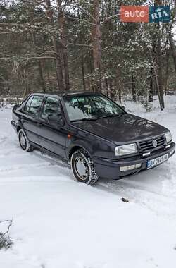 Седан Volkswagen Vento 1994 в Рафаловке