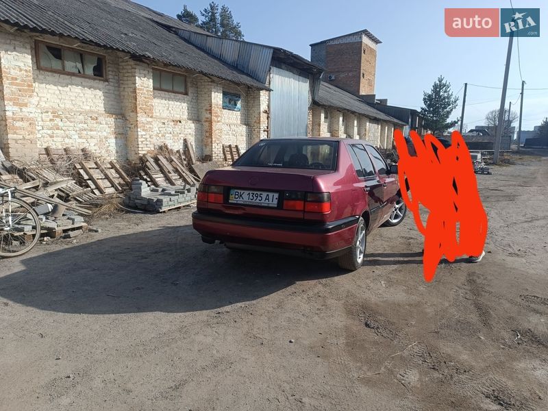 Седан Volkswagen Vento 1994 в Радивилове
