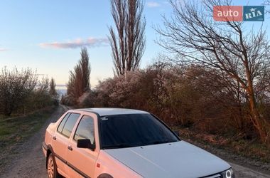 Седан Volkswagen Vento 1992 в Белогорье