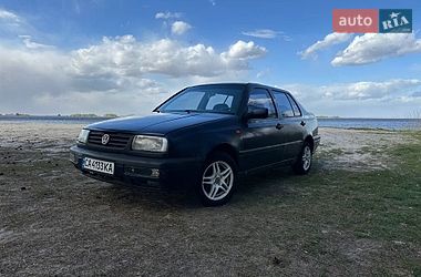Седан Volkswagen Vento 1993 в Черкассах