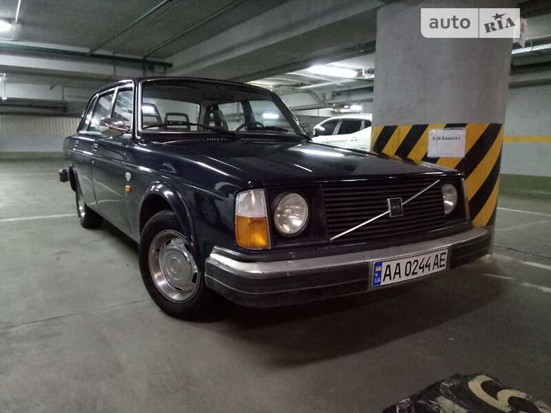 Седан Volvo 244 1977 в Киеве