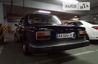 Седан Volvo 244 1977 в Киеве