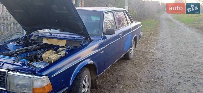 Седан Volvo 244 1981 в Каменке