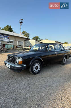Седан Volvo 244 1980 в Черновцах