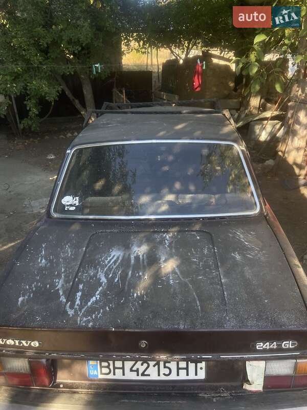 Седан Volvo 244 1979 в 