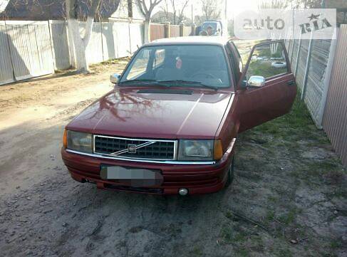 Volvo 340 1989 года