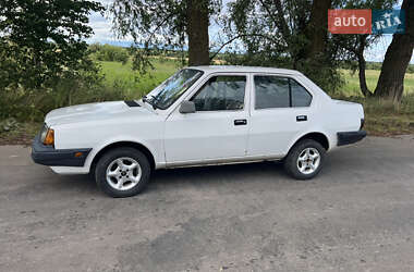 Хэтчбек Volvo 340 1988 в 