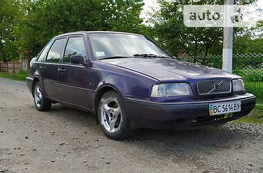 Седан Volvo 440 1994 в Млинове