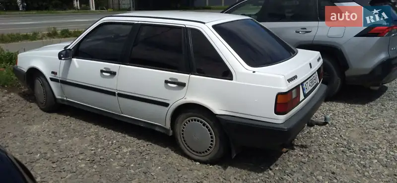 Volvo 440 1990