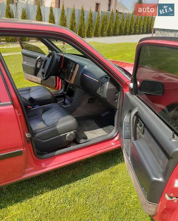 Хетчбек Volvo 440 1996 в Києві