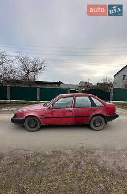 Хэтчбек Volvo 440 1991 в 