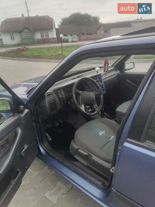 Хэтчбек Volvo 440 1992 в Львове