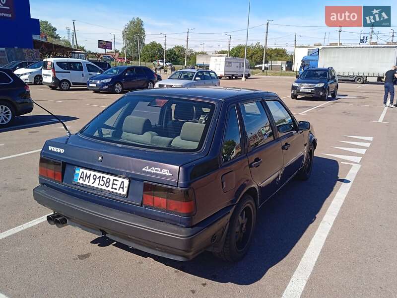 Volvo 440 1991
