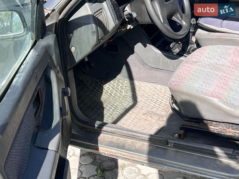 Хэтчбек Volvo 440 1991 в Буске фото 5 Хэтчбек Volvo 440 1991 в Буске