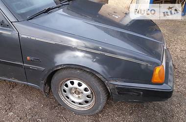 Седан Volvo 460 1990 в Ромнах