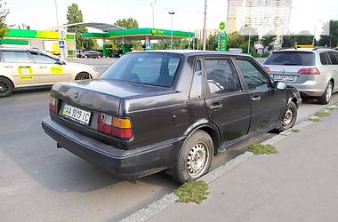 Седан Volvo 460 1991 в 