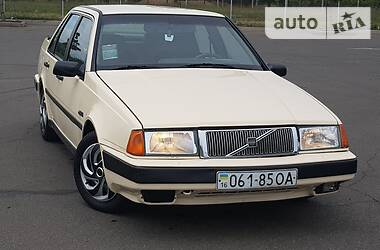 Седан Volvo 460 1992 в 