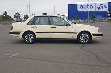 Седан Volvo 460 1992 в 