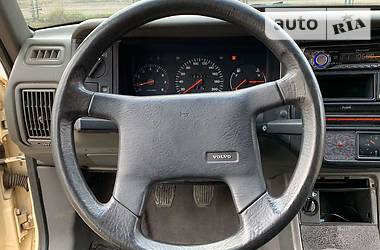 Седан Volvo 460 1992 в 