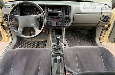 Седан Volvo 460 1992 в 