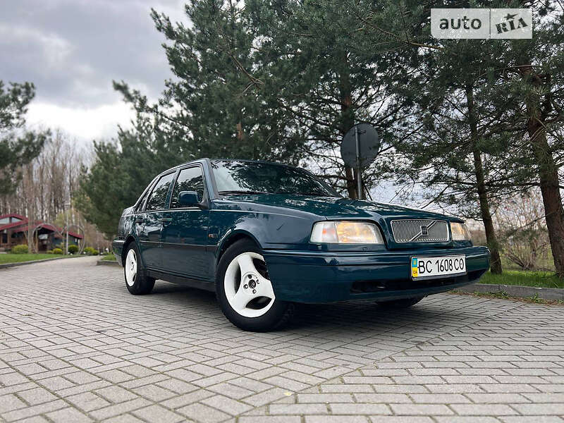 Седан Volvo 460 1996 в Дрогобичі