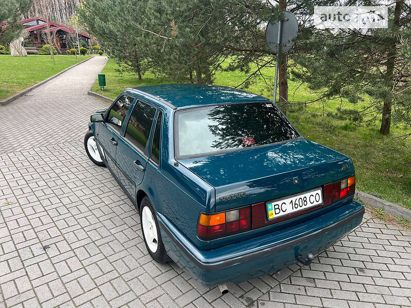 Седан Volvo 460 1996 в Дрогобичі