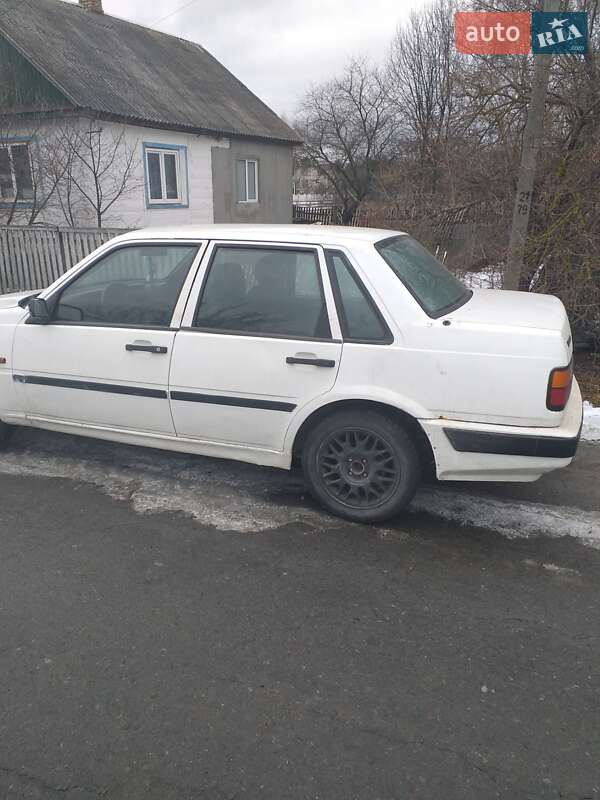 Седан Volvo 460 1993 в Звягелі