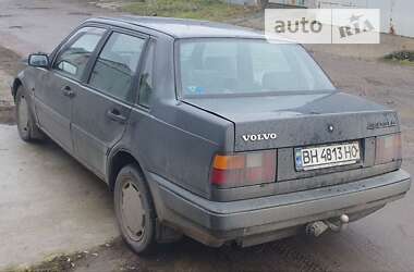 Седан Volvo 460 1990 в Южному