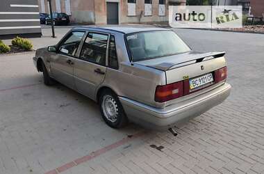 Седан Volvo 460 1990 в Червонограде