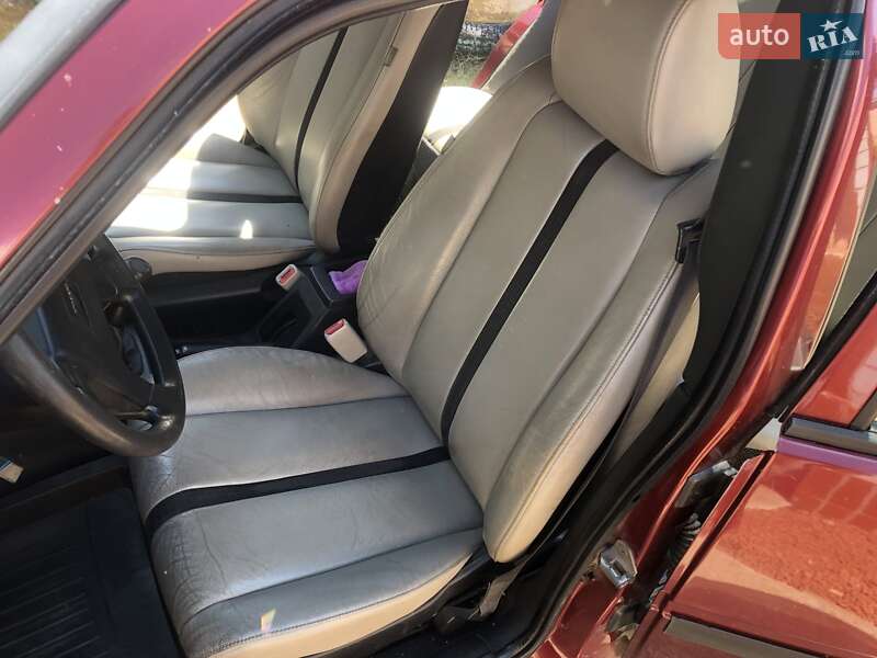 Седан Volvo 460 1994 в Корсунь-Шевченківському