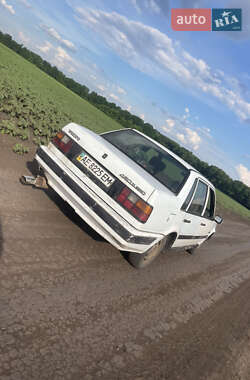 Седан Volvo 460 1993 в 