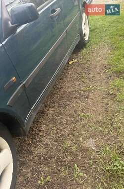 Седан Volvo 460 1996 в 