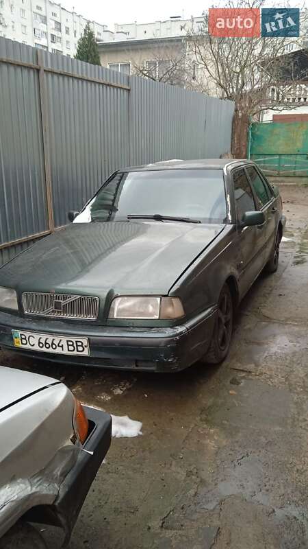 Седан Volvo 460 1994 в Львові